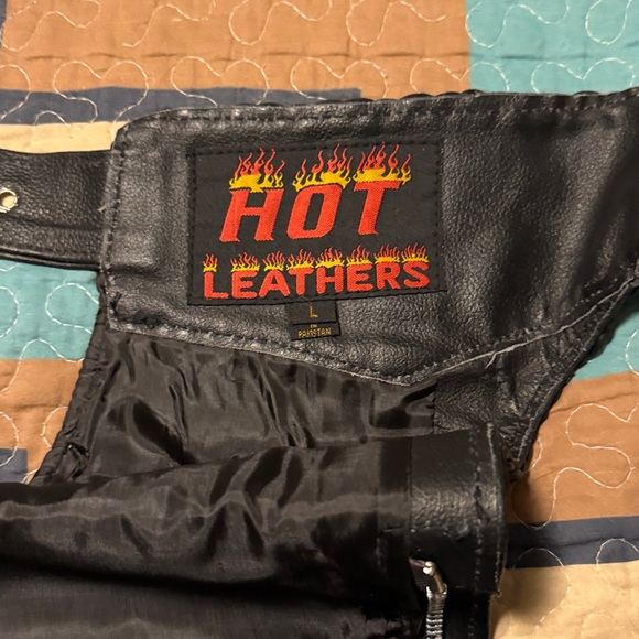Hot Leather Women’s Large Leather Jacket with matching chaps - Picture 14 of 15
